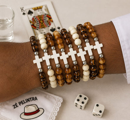 Pulseiras de Madeira com Cruz