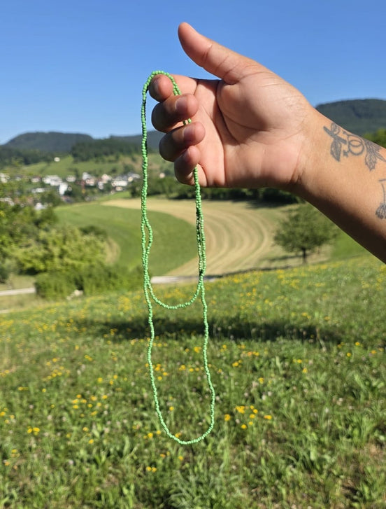 Guia de miçanguinha verde