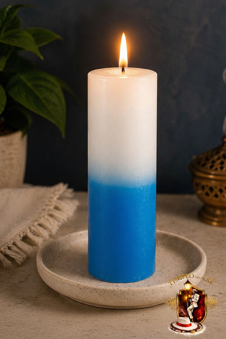 Vela azul com logo Templo do Axé